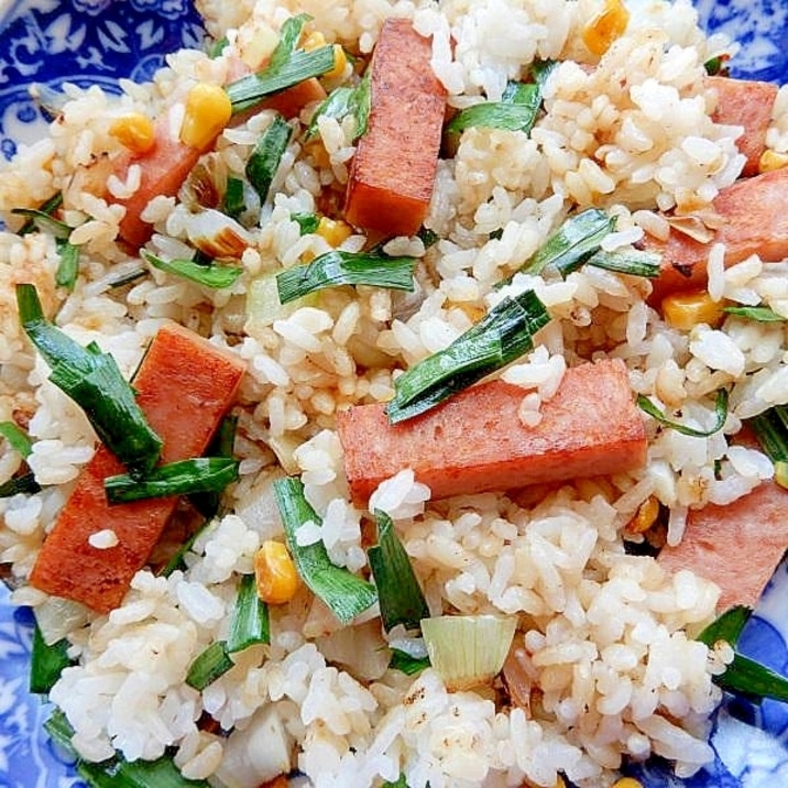 冷凍しておいたスパムで5分!冷やご飯でも美味炒飯♪